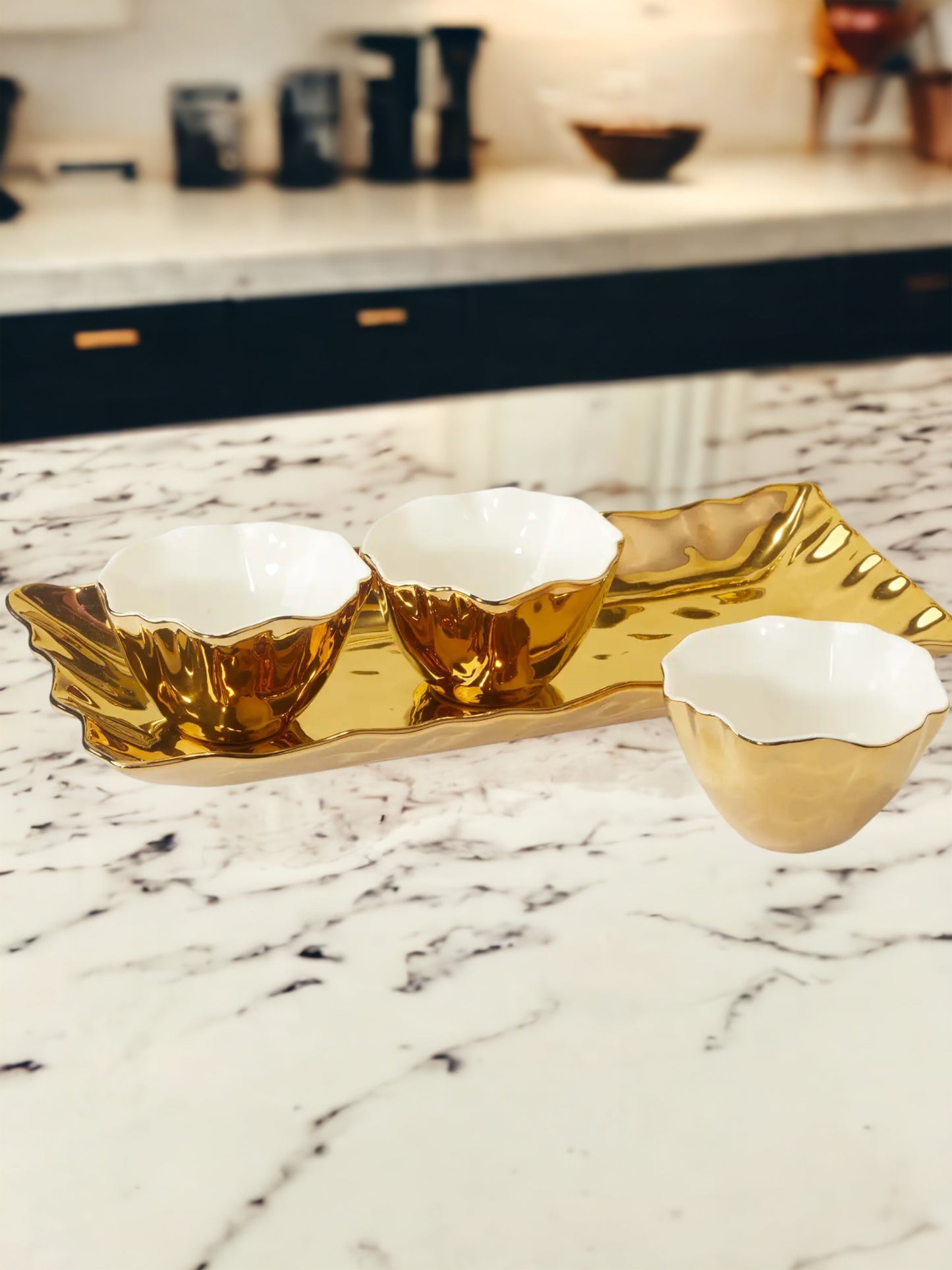 Gold Coast 4 Pc. Tray W Bowls